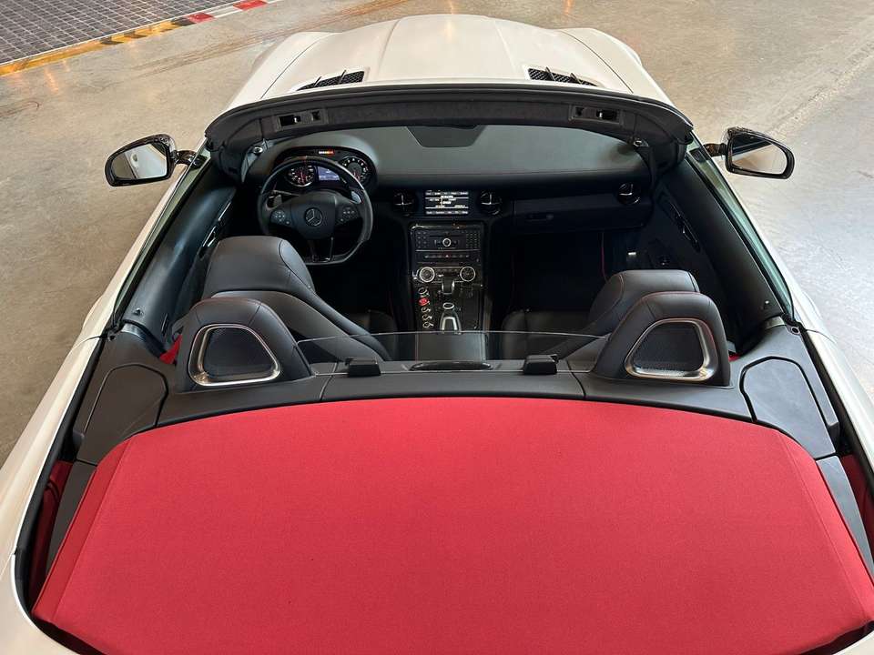 Mercedes-Benz SLS - Imagem 12