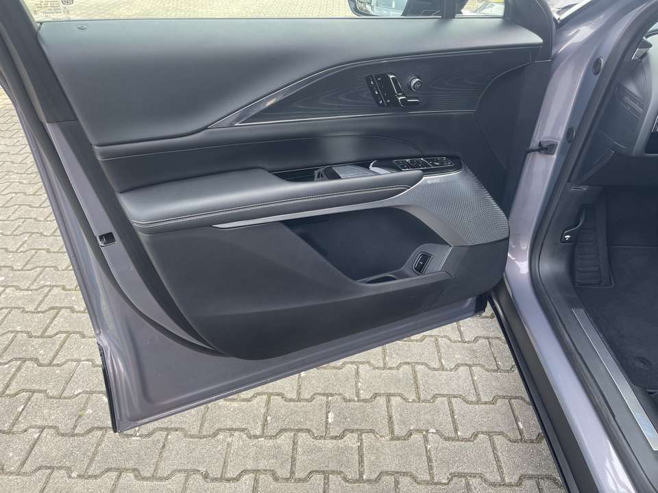 Cadillac Lyriq - Imagem 7