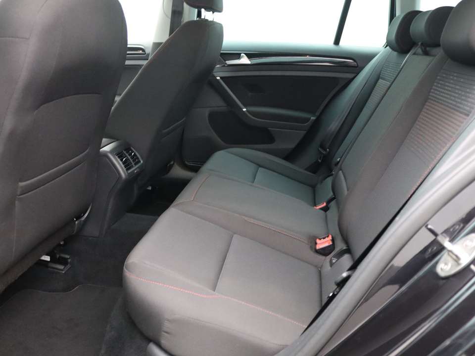 Volkswagen Golf Variant - Imagem 13