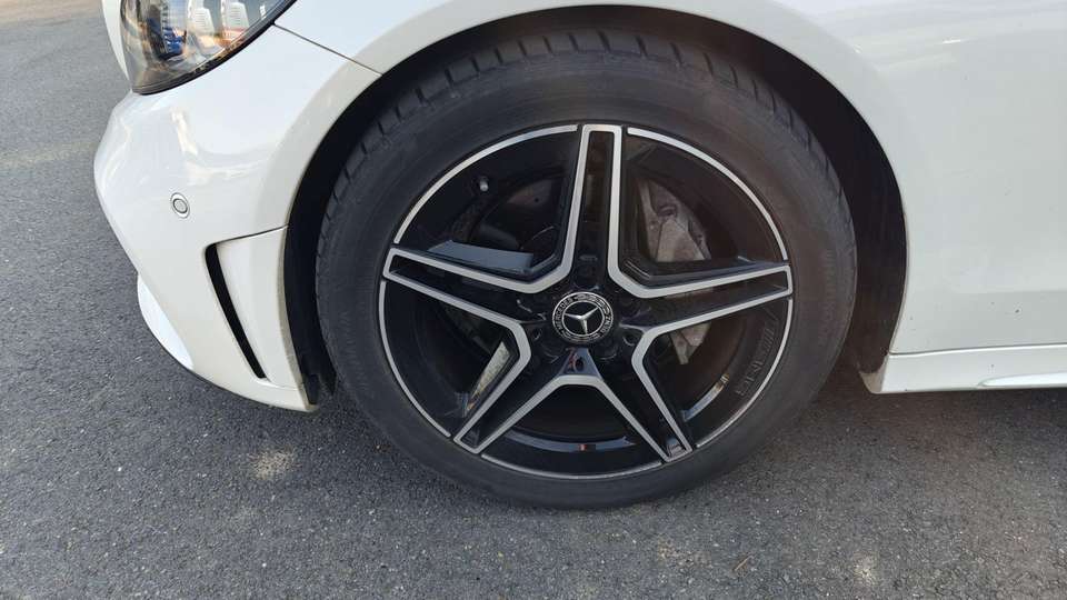 Mercedes-Benz C 200 - Imagem 10