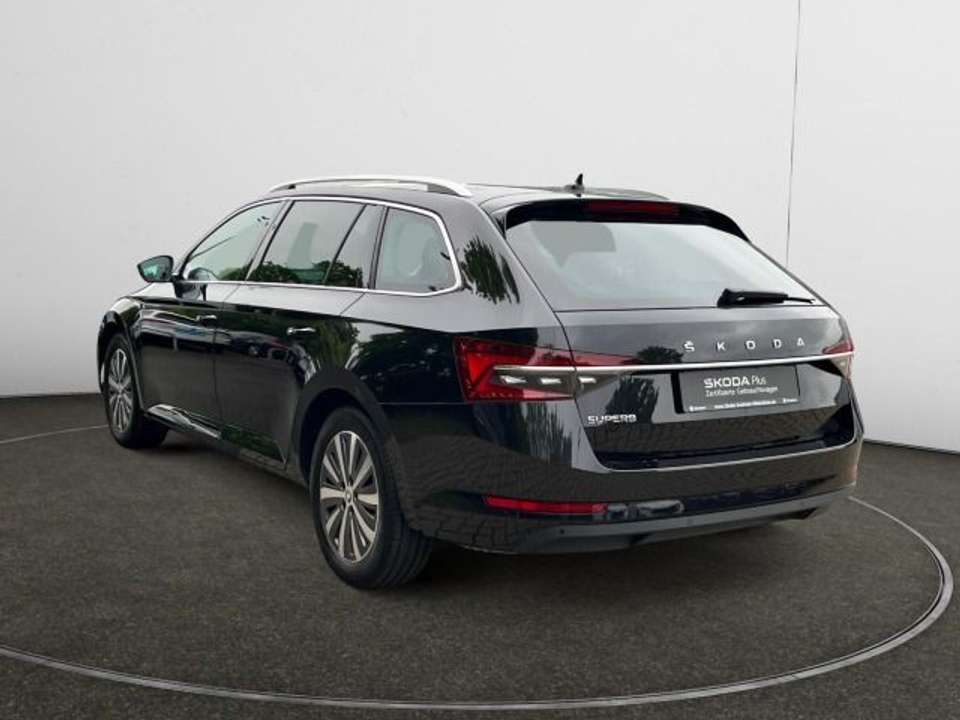 Skoda Superb - Imagem 3