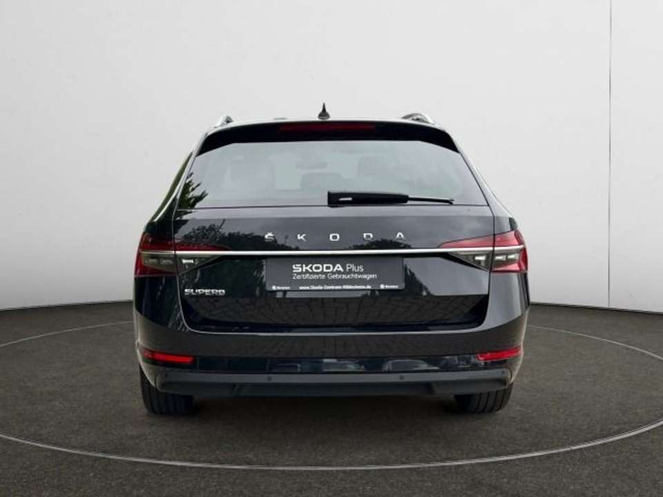Skoda Superb - Imagem 4