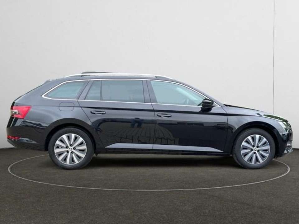 Skoda Superb - Imagem 6
