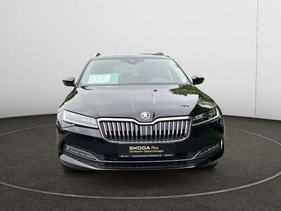 Skoda Superb - Imagem 8