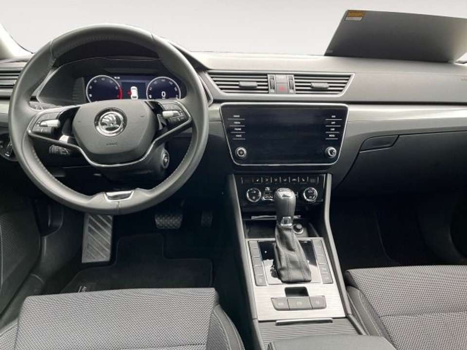 Skoda Superb - Imagem 10