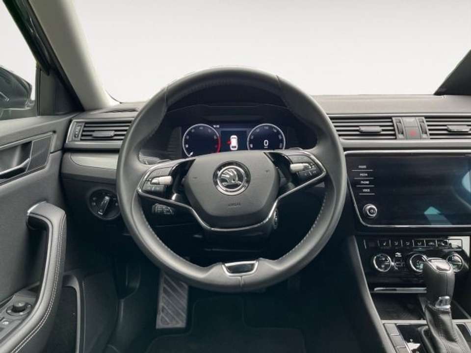 Skoda Superb - Imagem 12