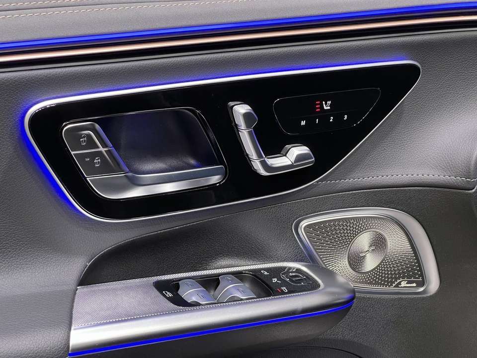 Mercedes-Benz EQE 300 - Imagem 6