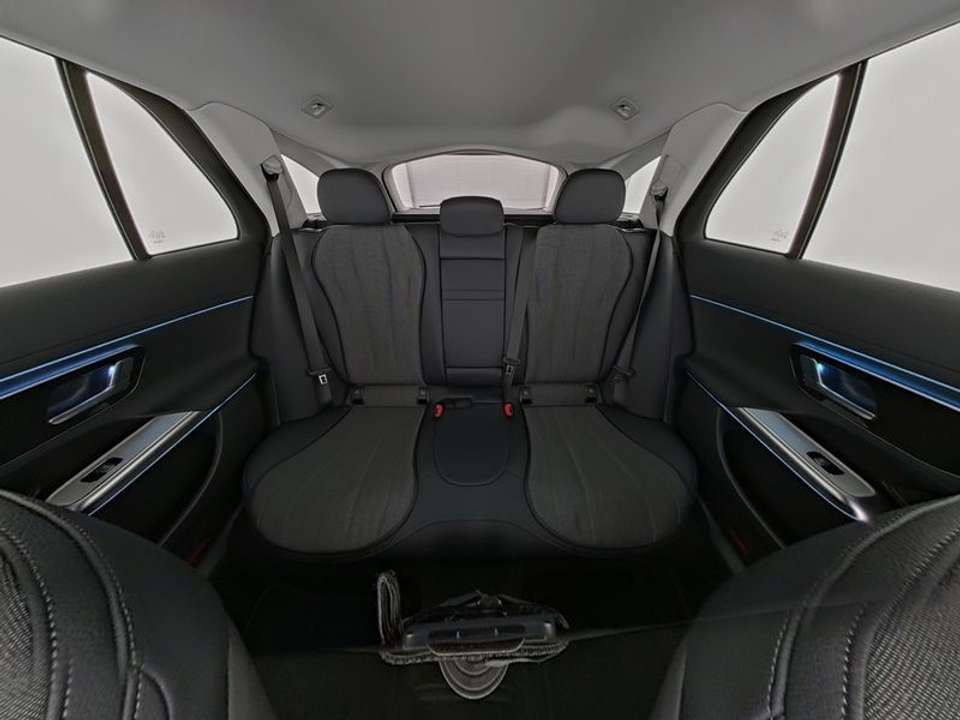 Mercedes-Benz E 220 - Imagem 8