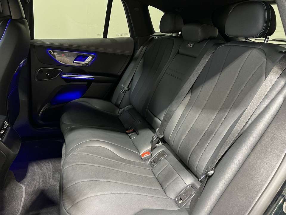 Mercedes-Benz EQE SUV - Imagem 13