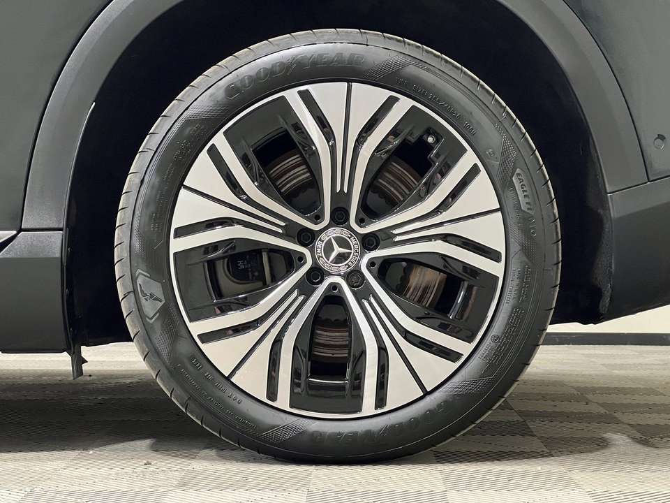 Mercedes-Benz EQE SUV - Imagem 15