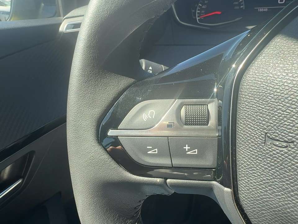 Peugeot 208 - Imagem 12