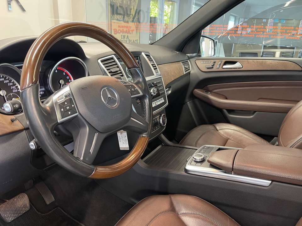 Mercedes-Benz ML 350 - Imagem 11