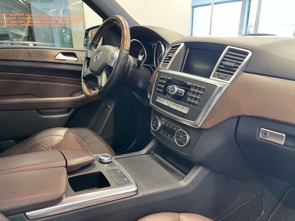 Mercedes-Benz ML 350 - Imagem 14