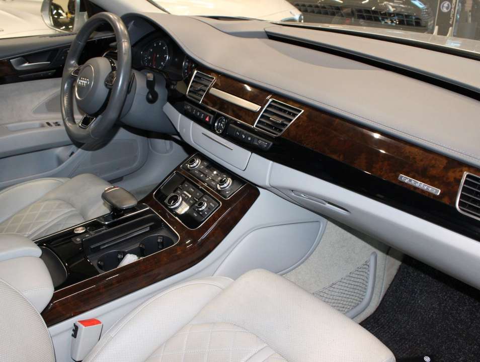 Audi A8 - Imagem 10