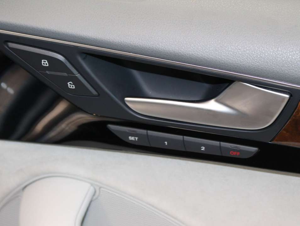 Audi A8 - Imagem 11