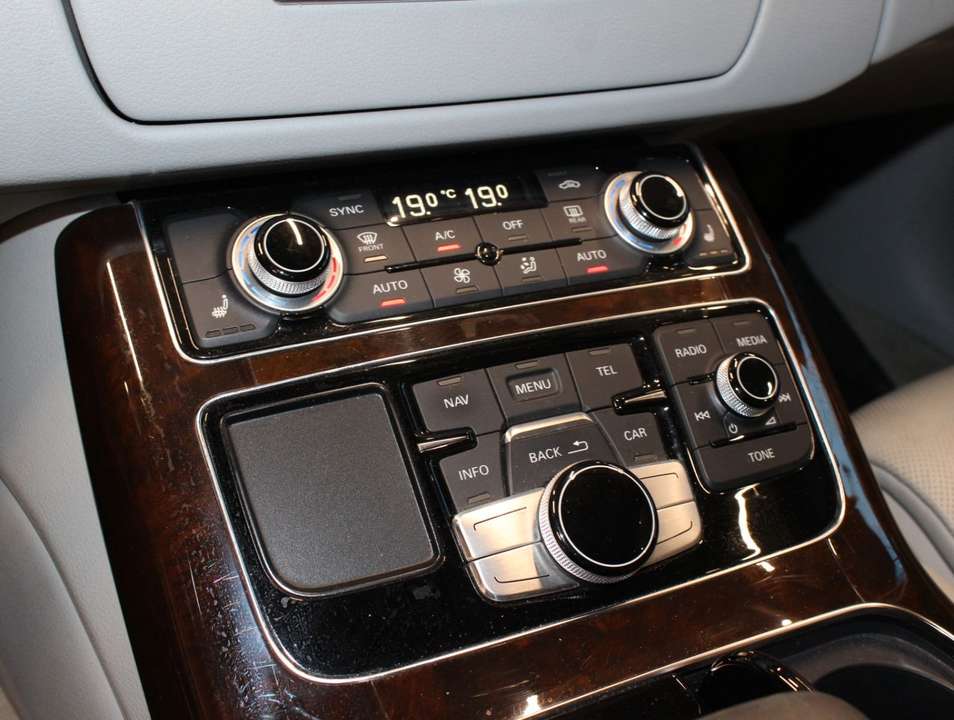 Audi A8 - Imagem 19