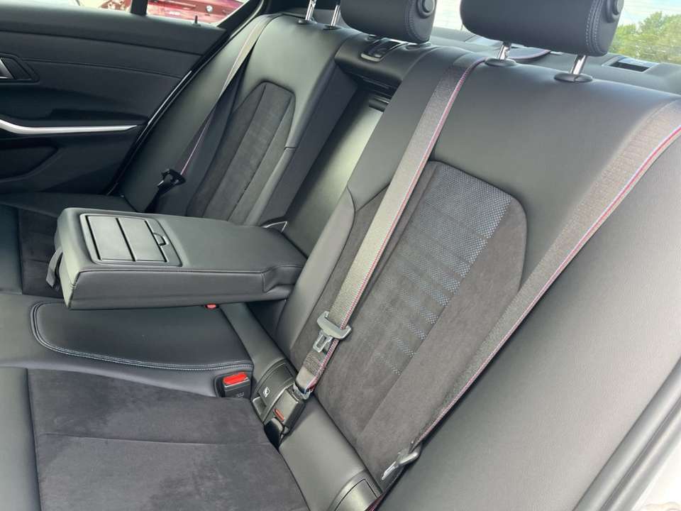 BMW 330 - Imagem 8