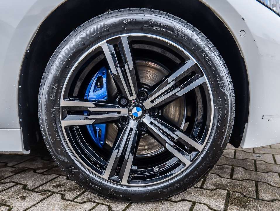 BMW 330 - Imagem 8