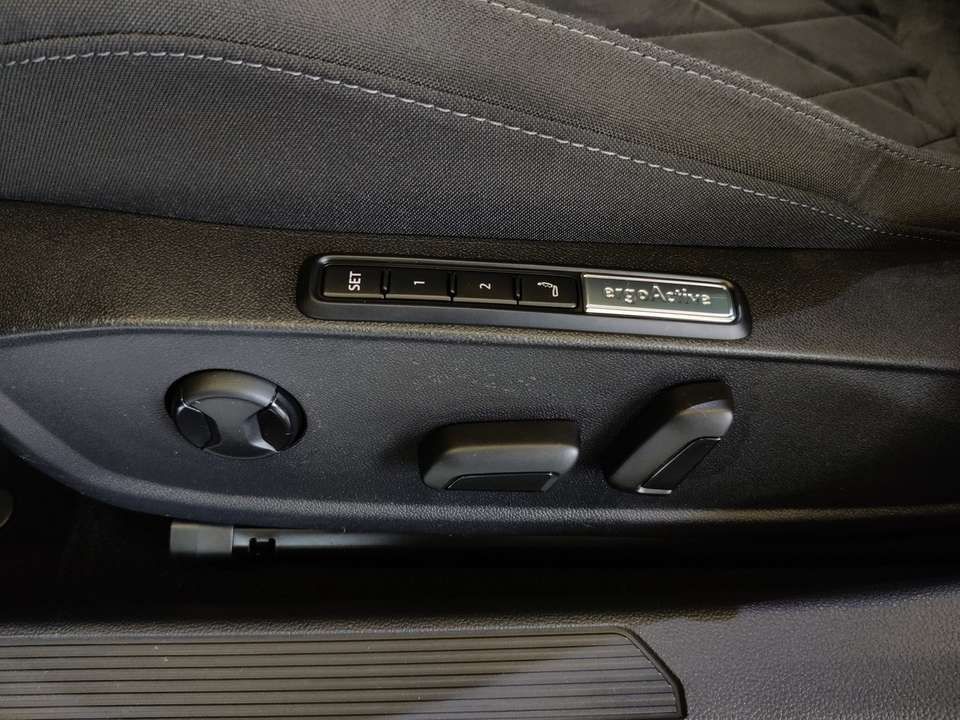 Volkswagen Golf - Imagem 13