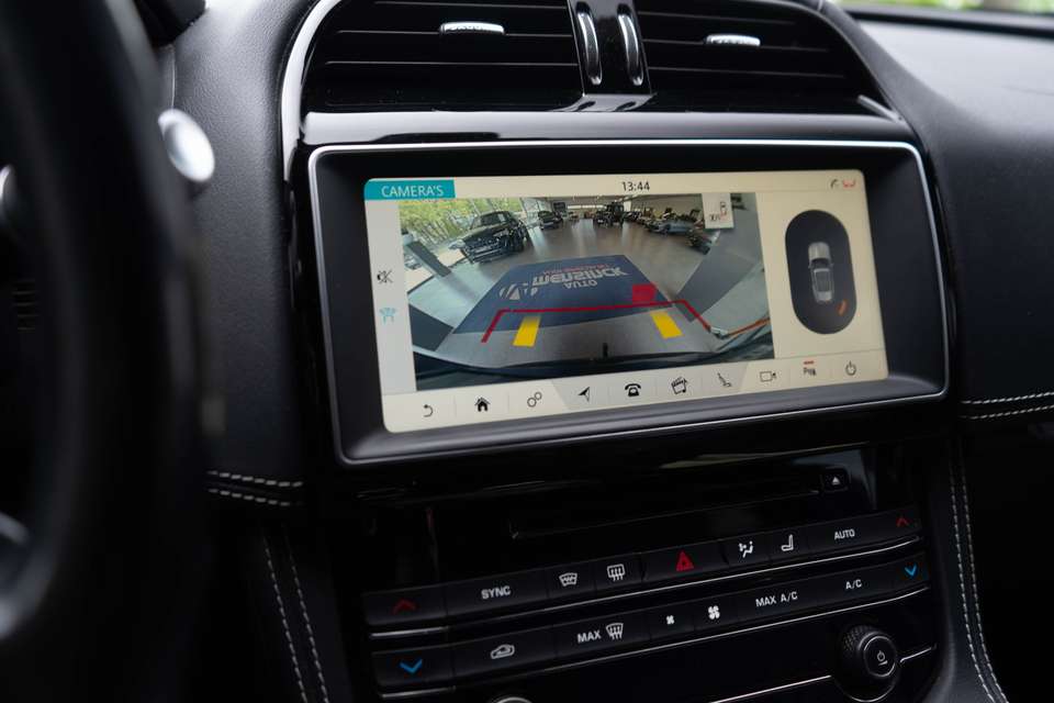 Jaguar F-Pace - Imagem 15