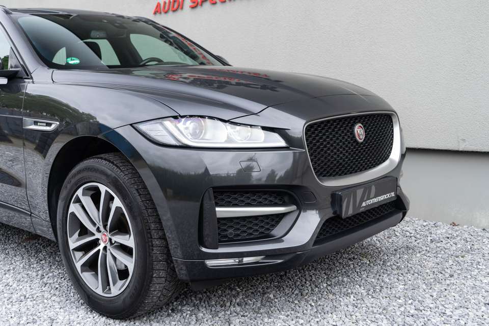 Jaguar F-Pace - Imagem 17