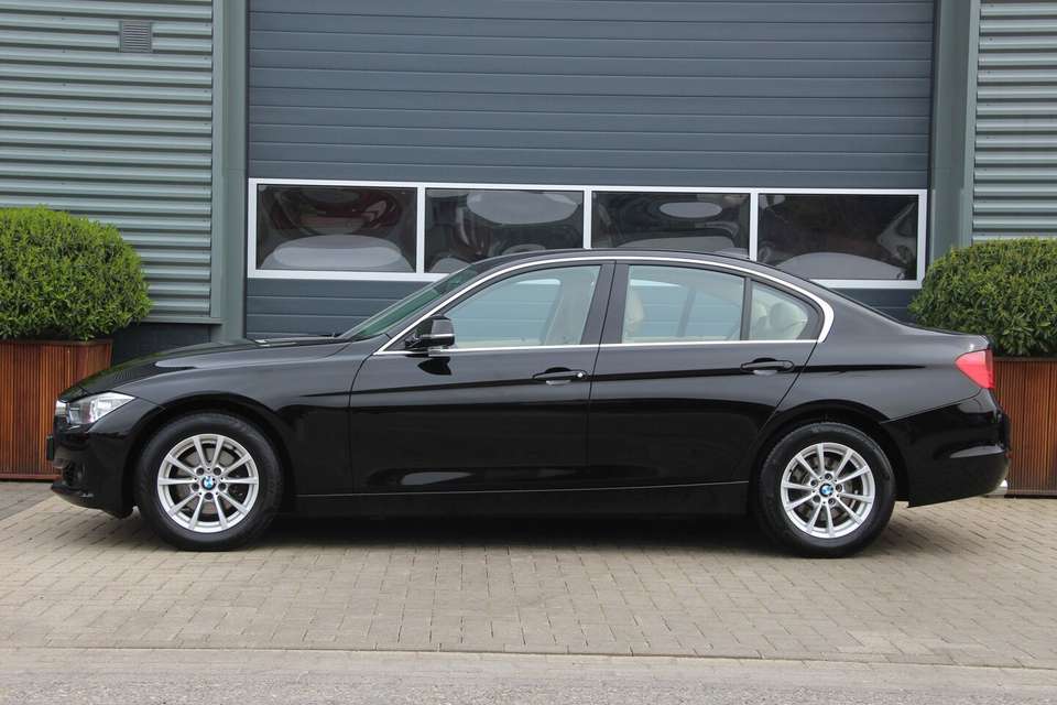 BMW 320 - Imagem 2