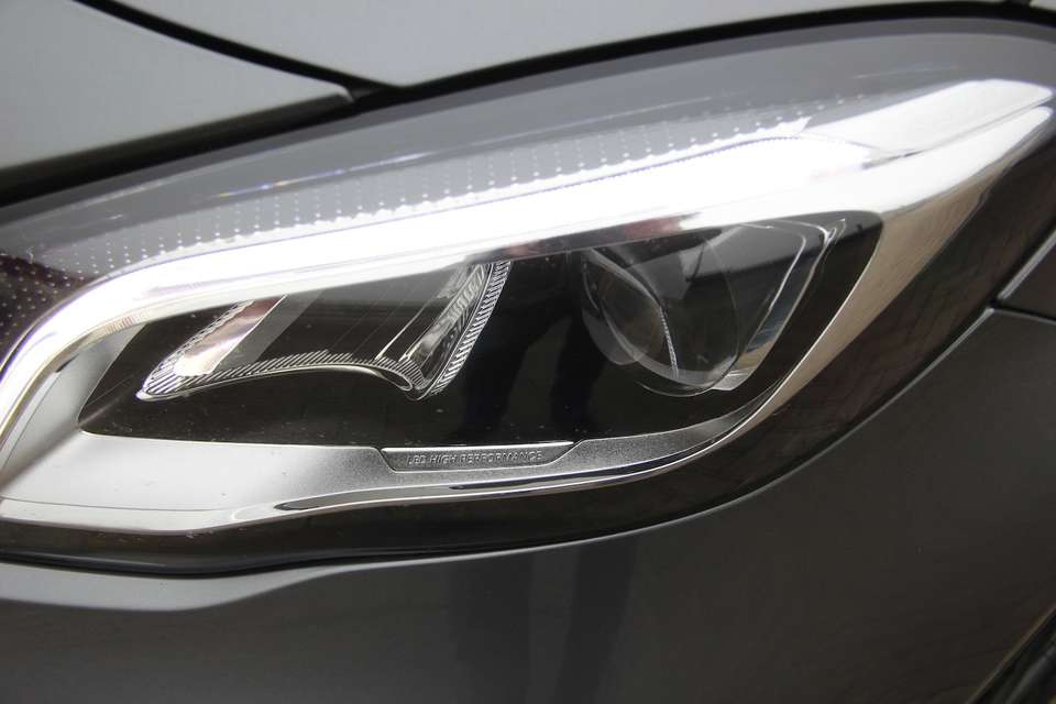 Mercedes-Benz CLA 220 - Imagem 2