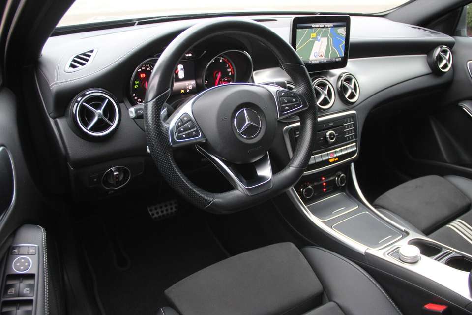 Mercedes-Benz CLA 220 - Imagem 9
