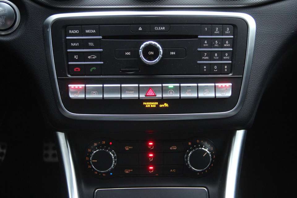 Mercedes-Benz CLA 220 - Imagem 12