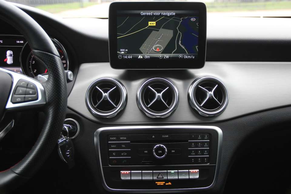 Mercedes-Benz GLA 200 - Imagem 13