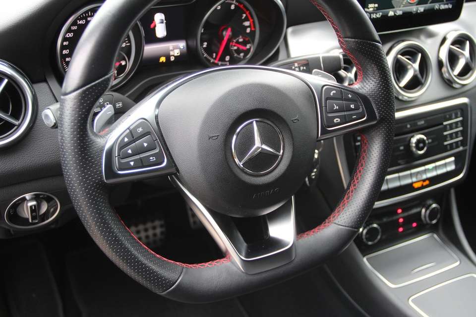 Mercedes-Benz GLA 200 - Imagem 15