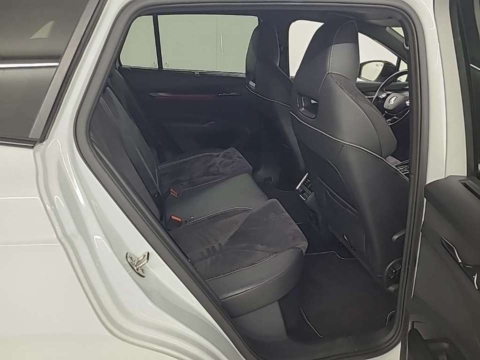 Skoda Enyaq - Imagem 8