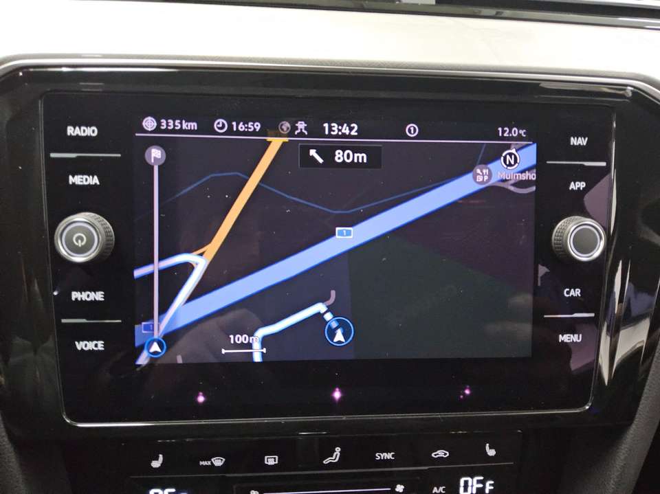 Volkswagen Passat - Imagem 7