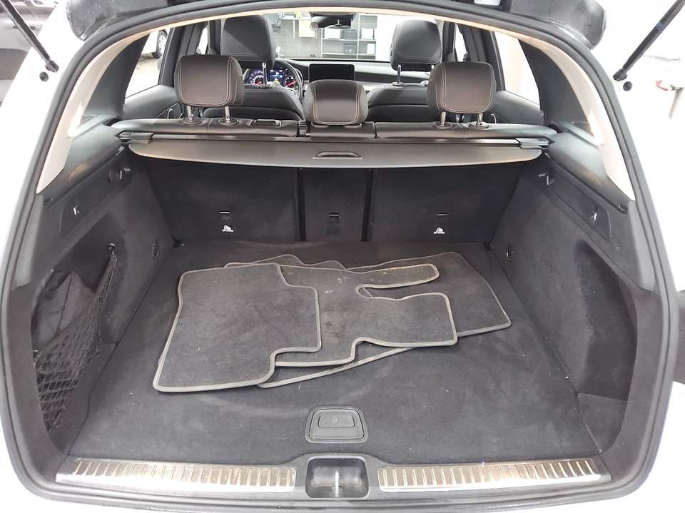 Mercedes-Benz GLC 220 - Imagem 11