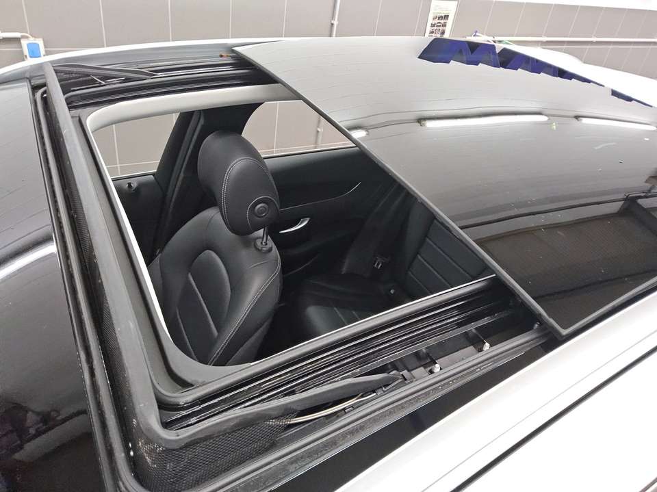 Mercedes-Benz GLC 220 - Imagem 12