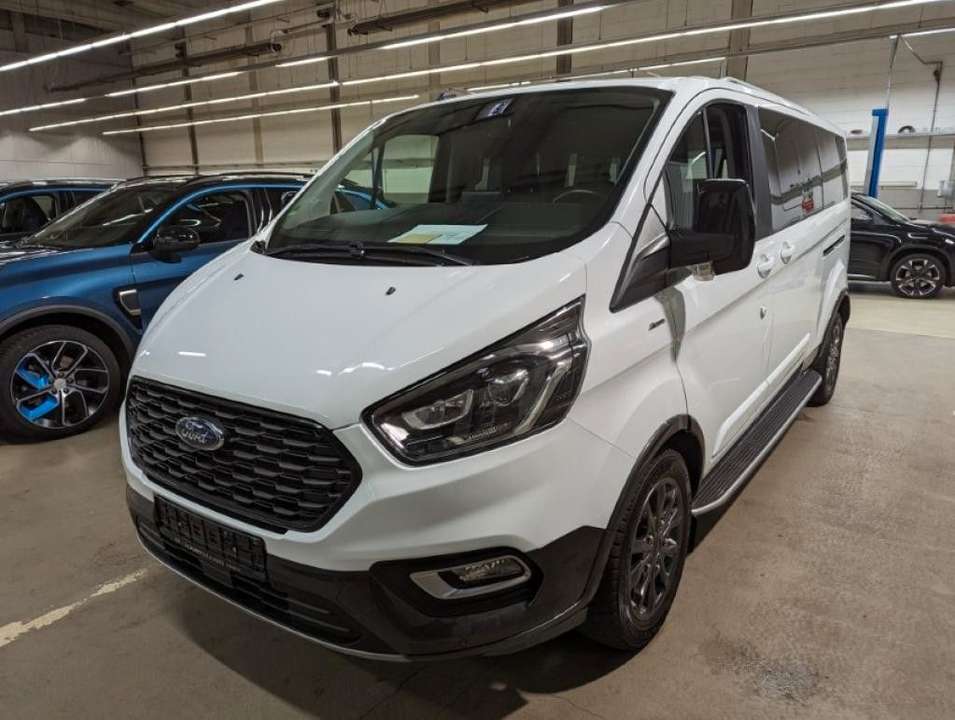 Ford Tourneo Custom - Imagem 1