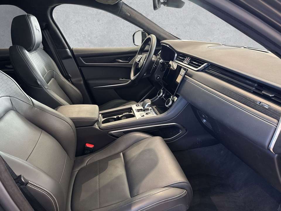 Jaguar F-Pace - Imagem 3