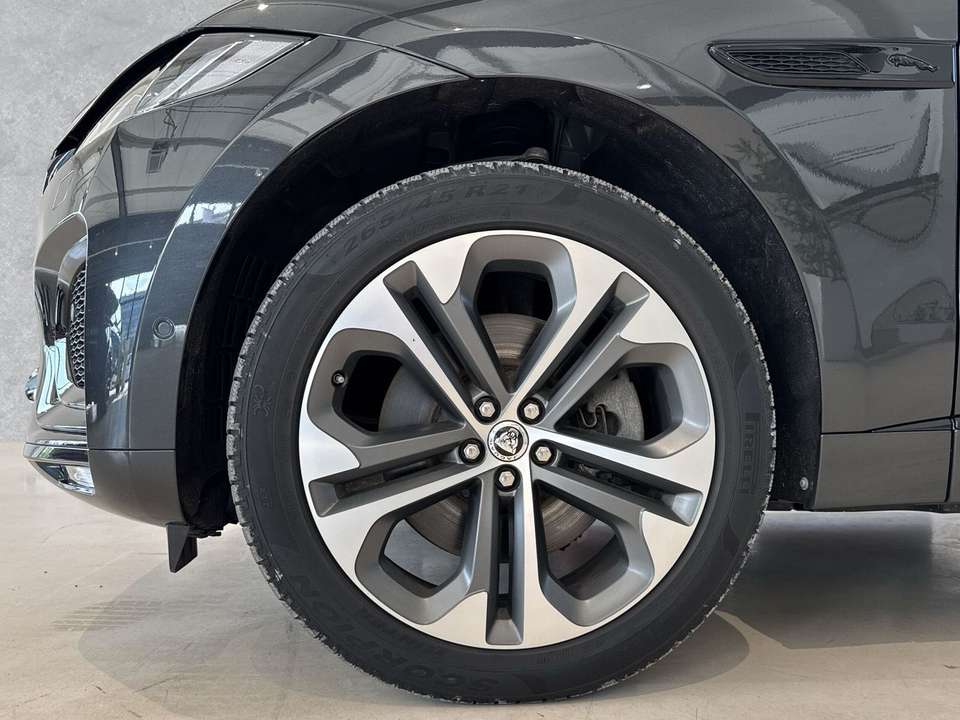 Jaguar F-Pace - Imagem 9