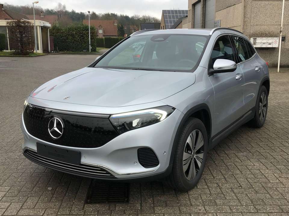 Mercedes-Benz EQA 350 - Imagem 1