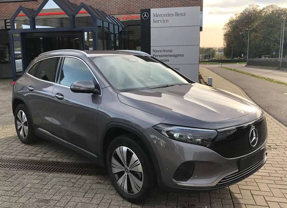 Mercedes-Benz EQA 350 - Imagem 1