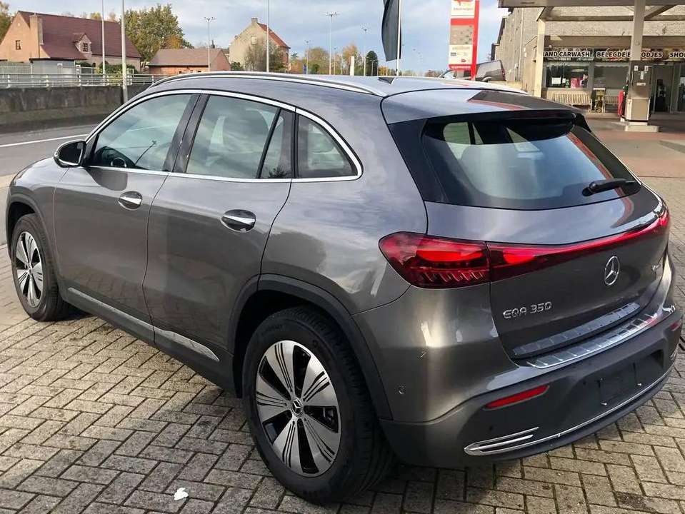 Mercedes-Benz EQA 350 - Imagem 3