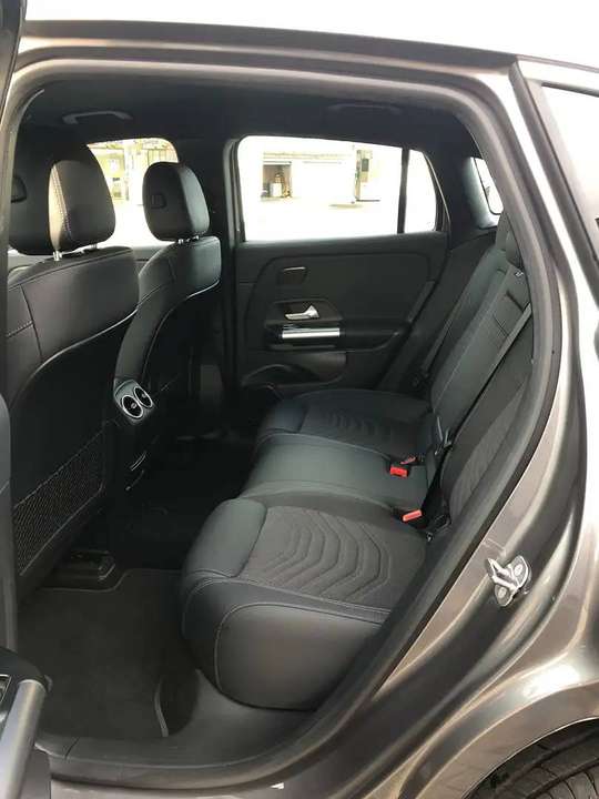 Mercedes-Benz EQA 350 - Imagem 4