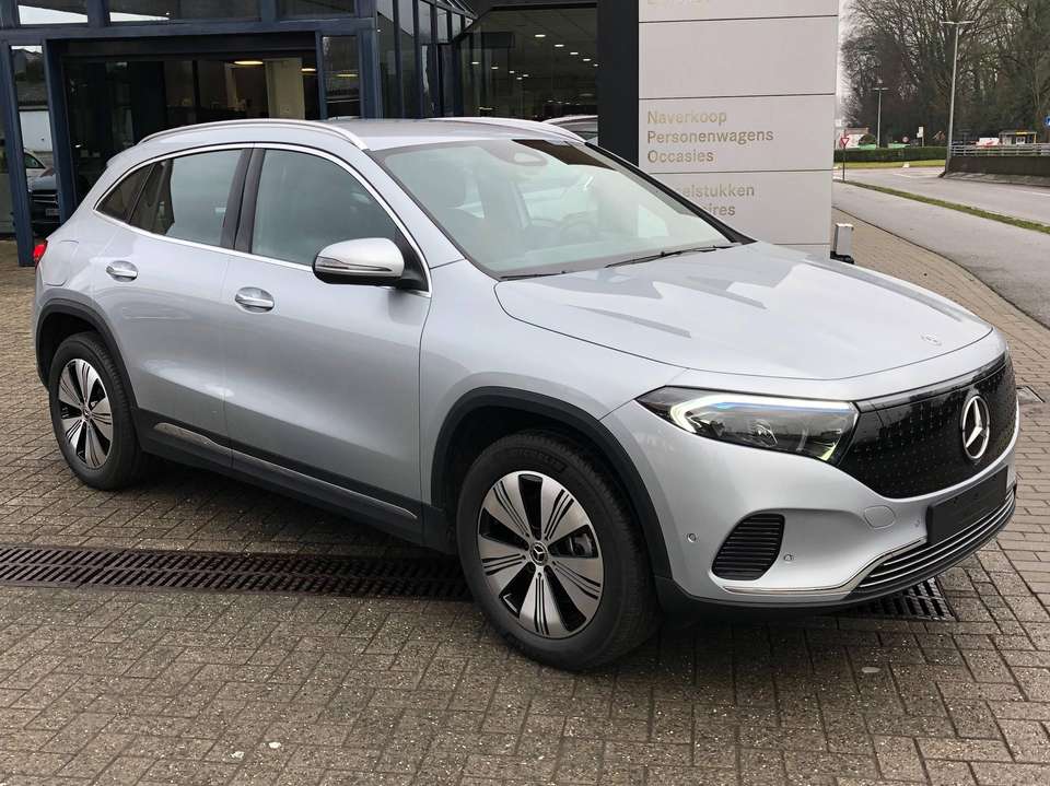 Mercedes-Benz EQA 350 - Imagem 6