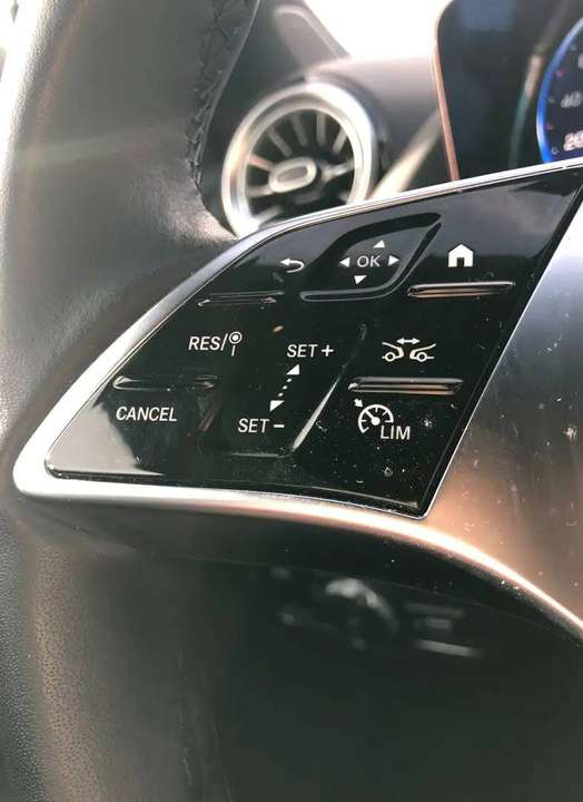 Mercedes-Benz EQA 350 - Imagem 12