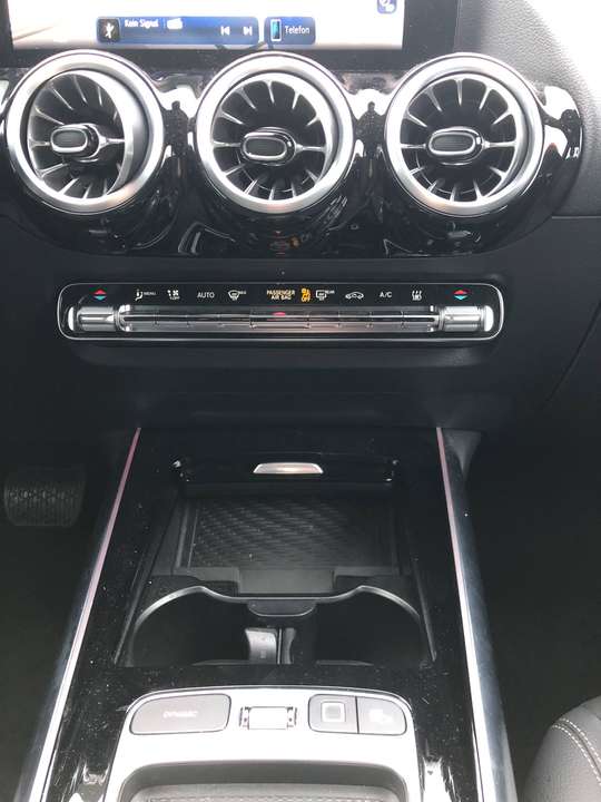 Mercedes-Benz EQA 350 - Imagem 10