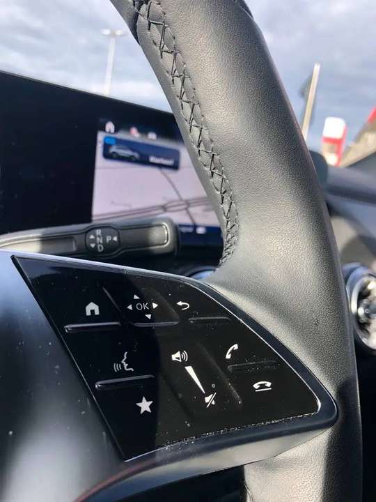 Mercedes-Benz EQA 350 - Imagem 13