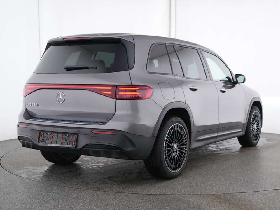 Mercedes-Benz EQB 250 - Imagem 3