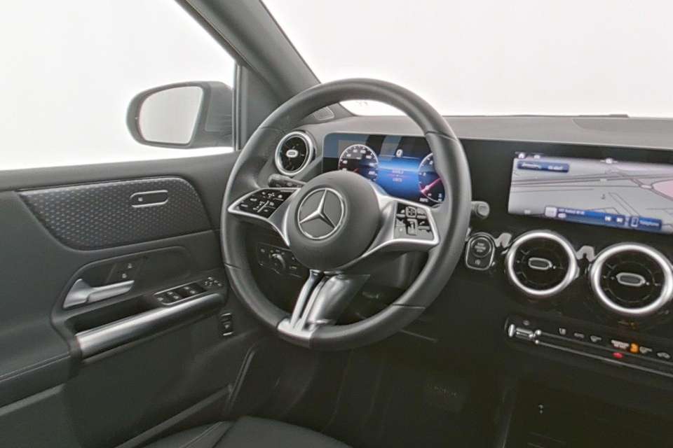 Mercedes-Benz B 180 - Imagem 13