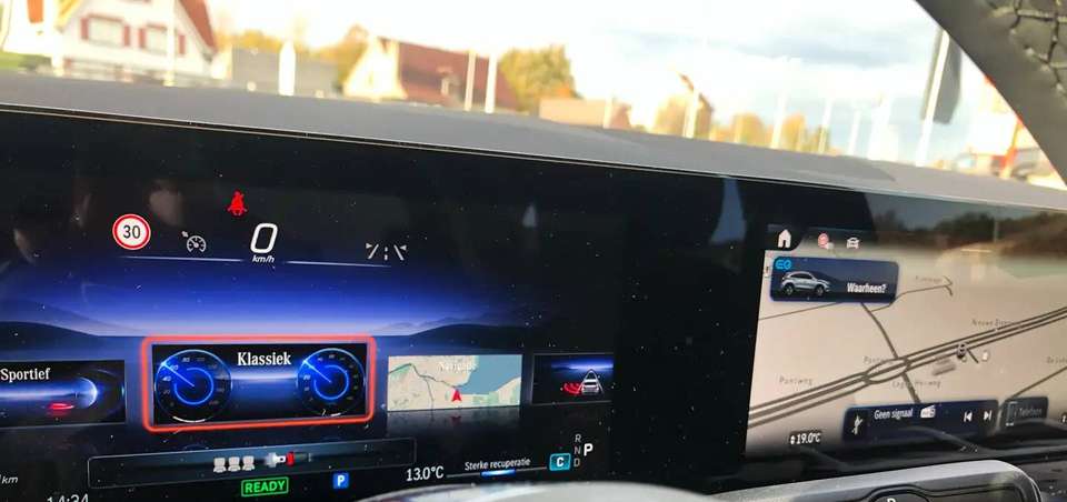 Mercedes-Benz EQA 350 - Imagem 14