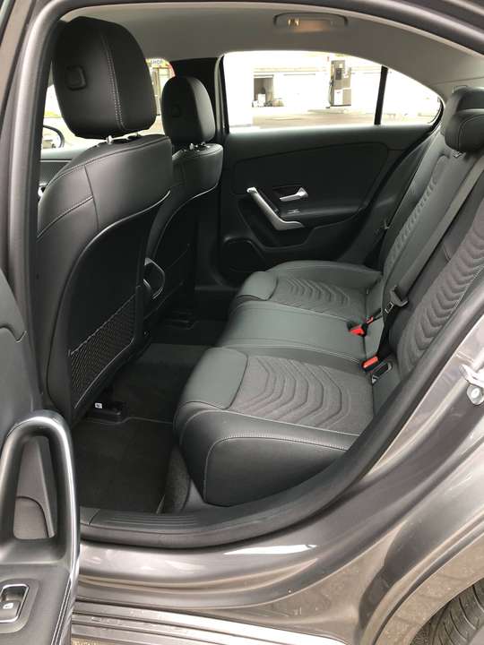 Mercedes-Benz A 180 - Imagem 13